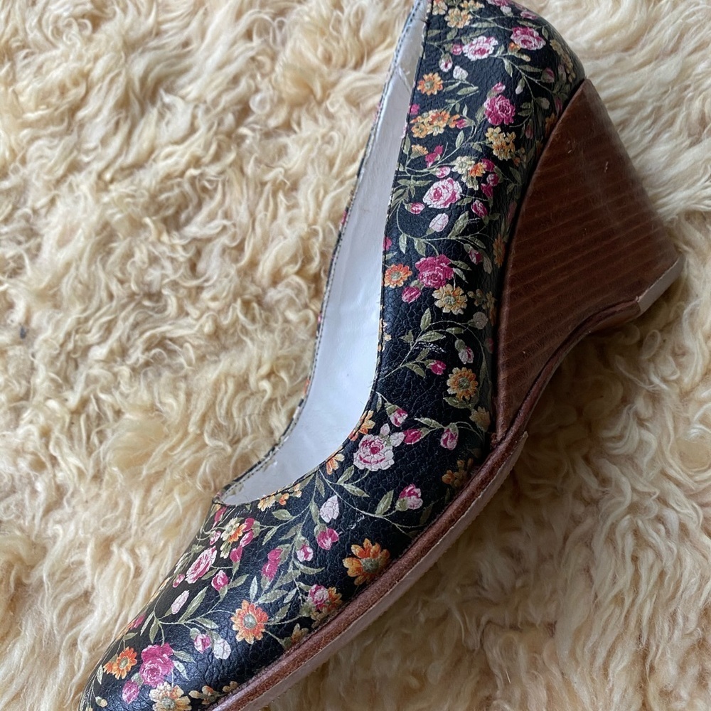 🇦🇷 Mechi 🤍 Leather/wood Wedge Heel Floral Heels - Picture 8 of 13